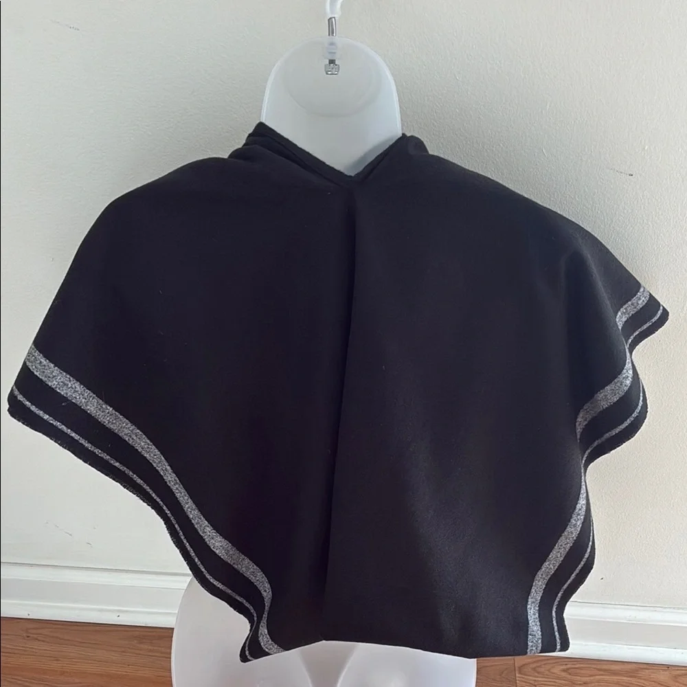 GAP Black and Gray Scarf - Picture 2 of 6